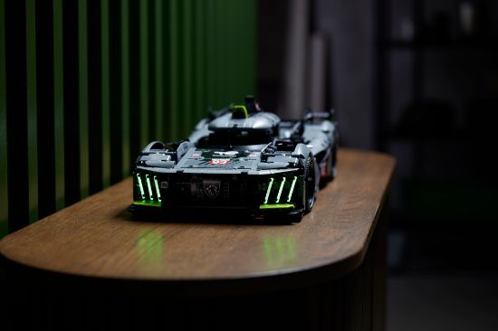 Picture of LEGO Technic 42156 PEUGEOT 9X8 24H Le Mans Hybrid Hypercar