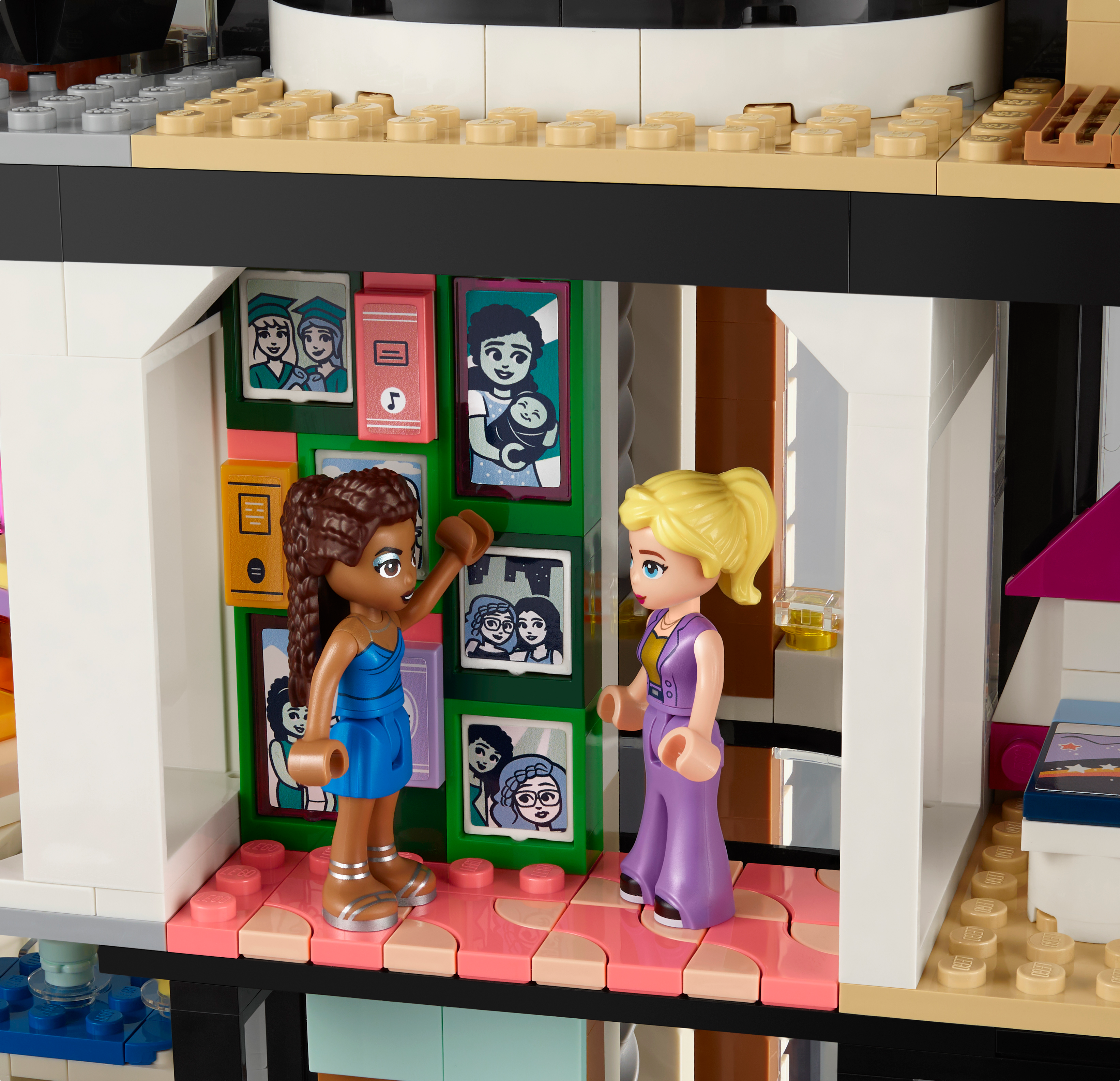 Picture of LEGO Friends 42639 Andrea's Modern Mansion