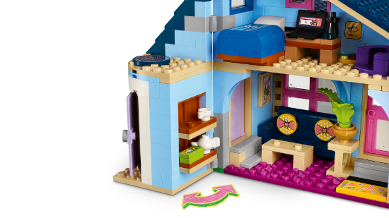 Picture of LEGO Friends 42620 Olly and Paisley's Family Houses