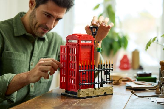 Picture of LEGO IDEAS 21347 Red London Telephone Box