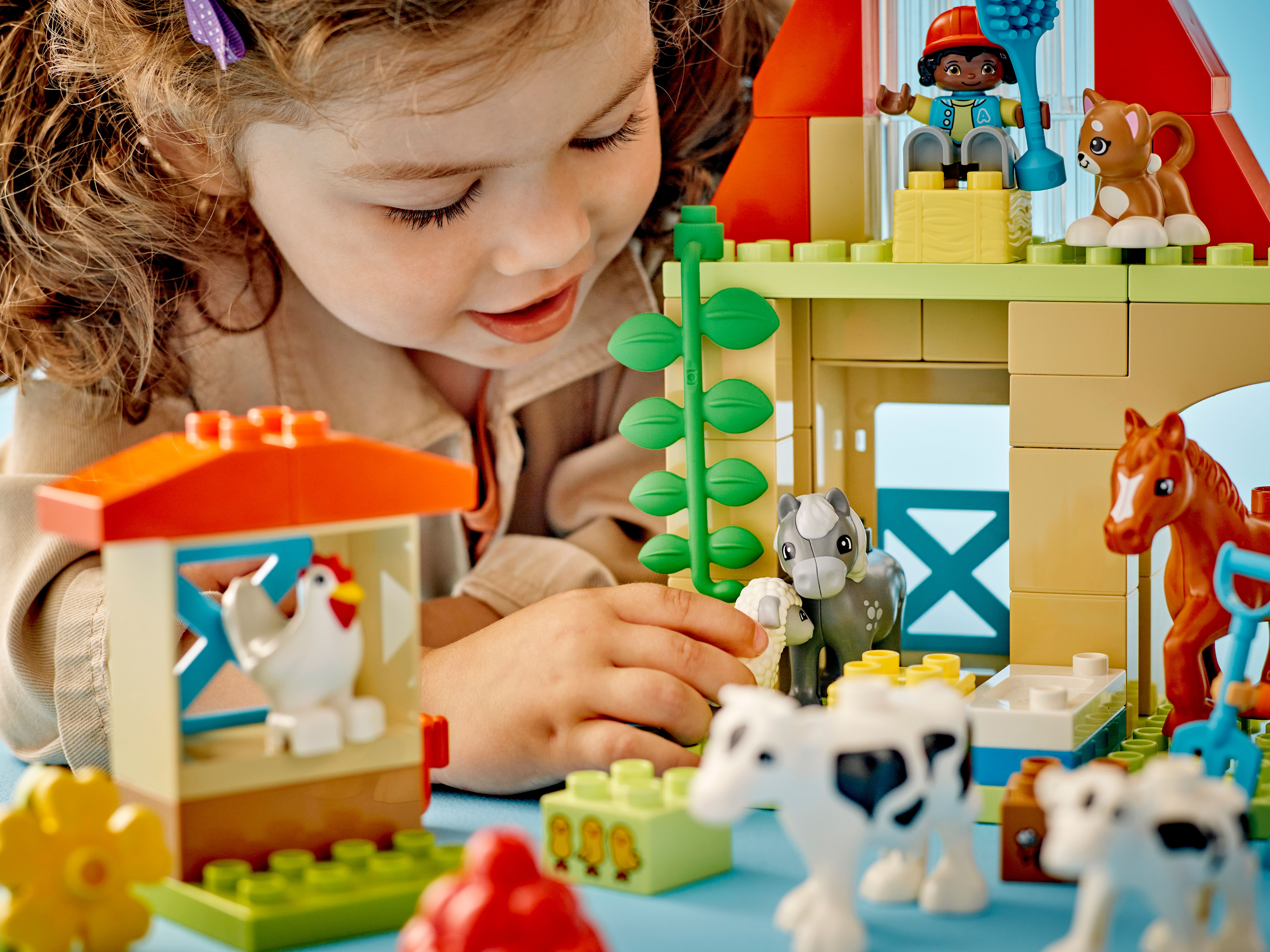 Picture of LEGO DUPLO Town 10416 Caring for Animals at the Farm