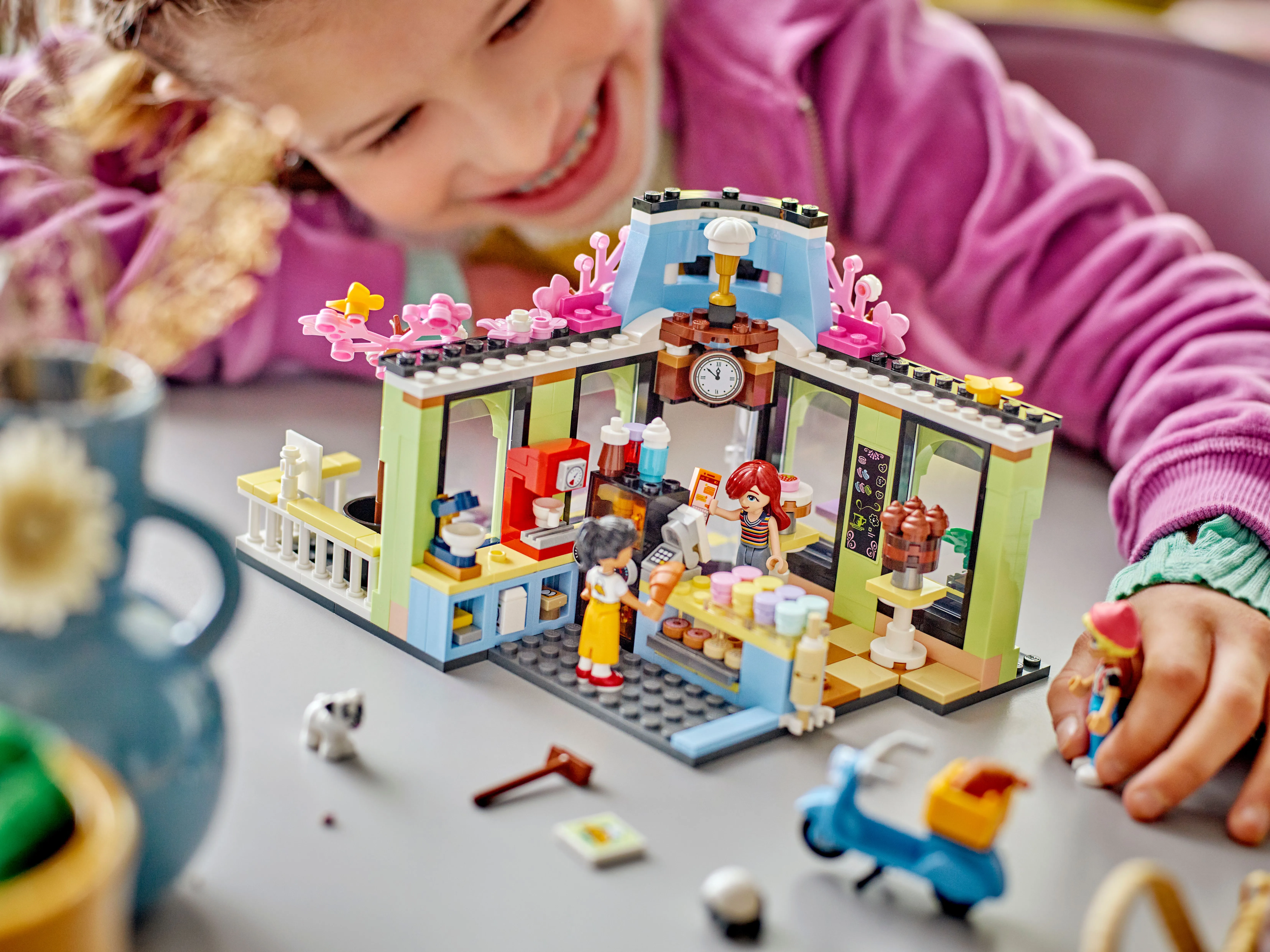 Picture of LEGO Friends 42618 Heartlake City Café