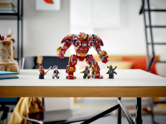 Picture of LEGO Super Heroes 76247 The Hulkbuster: The Battle of Wakanda