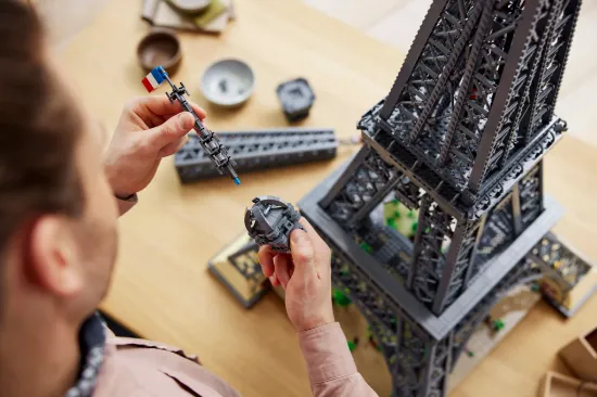 Picture of LEGO Icons 10307 Eiffel Tower