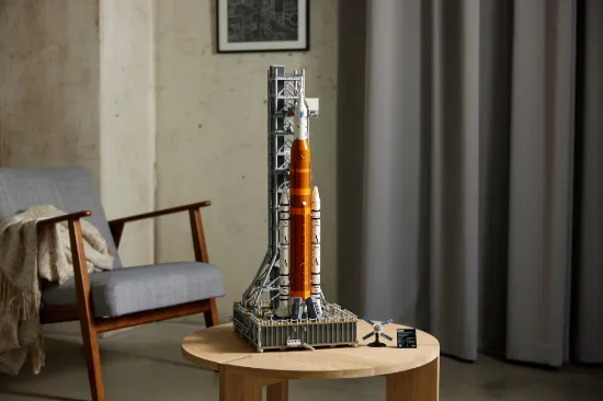 Picture of LEGO Icons 10341 NASA Artemis Space Launch System