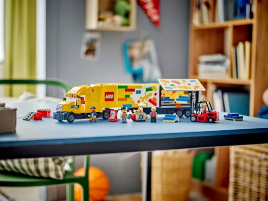 Picture of LEGO City 60440 Yellow Delivery Truck