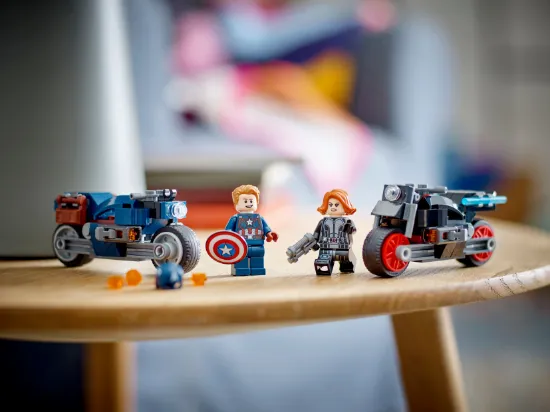 Picture of LEGO Super Heroes 76260 Black Widow & Captain America Motorcycles