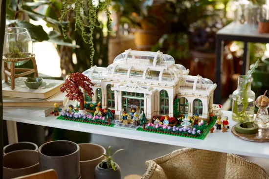 Picture of LEGO IDEAS 21353 The Botanical Garden