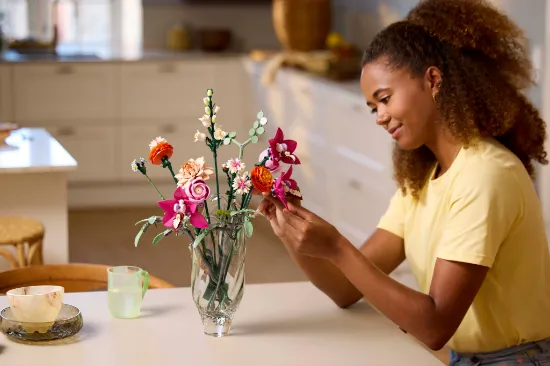 Picture of LEGO Botanicals 10342 Pretty Pink Flower Bouquet 