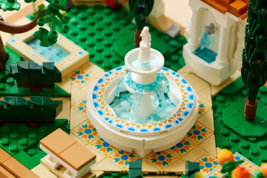 Picture of LEGO Icons 10359 Fountain Garden 