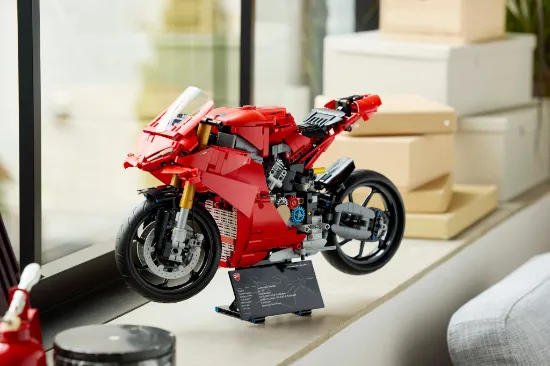 Picture of LEGO Technic 42202 Ducati Panigale V4 S Motorcycle