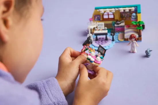 Picture of LEGO Friends 42647 Paisley Room 