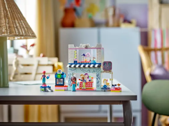 Picture of LEGO Friends 42662 Hair Salon and Accessories Shop