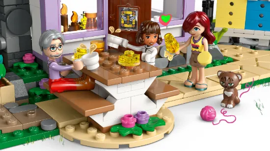 Picture of LEGO Friends 42669 Beekeepers House and Flower Garden